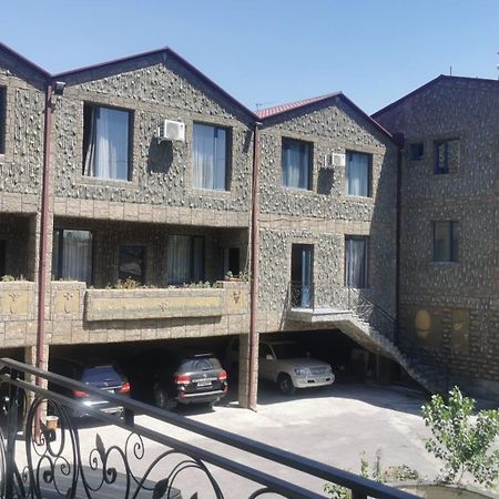 Narek+ Hotel Arrinj Bilik gambar