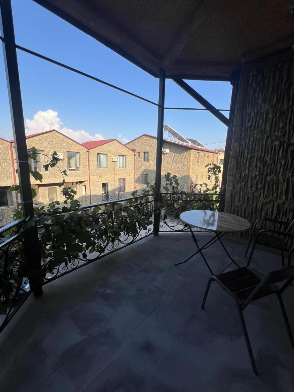 Narek+ Hotel Arrinj Bilik gambar