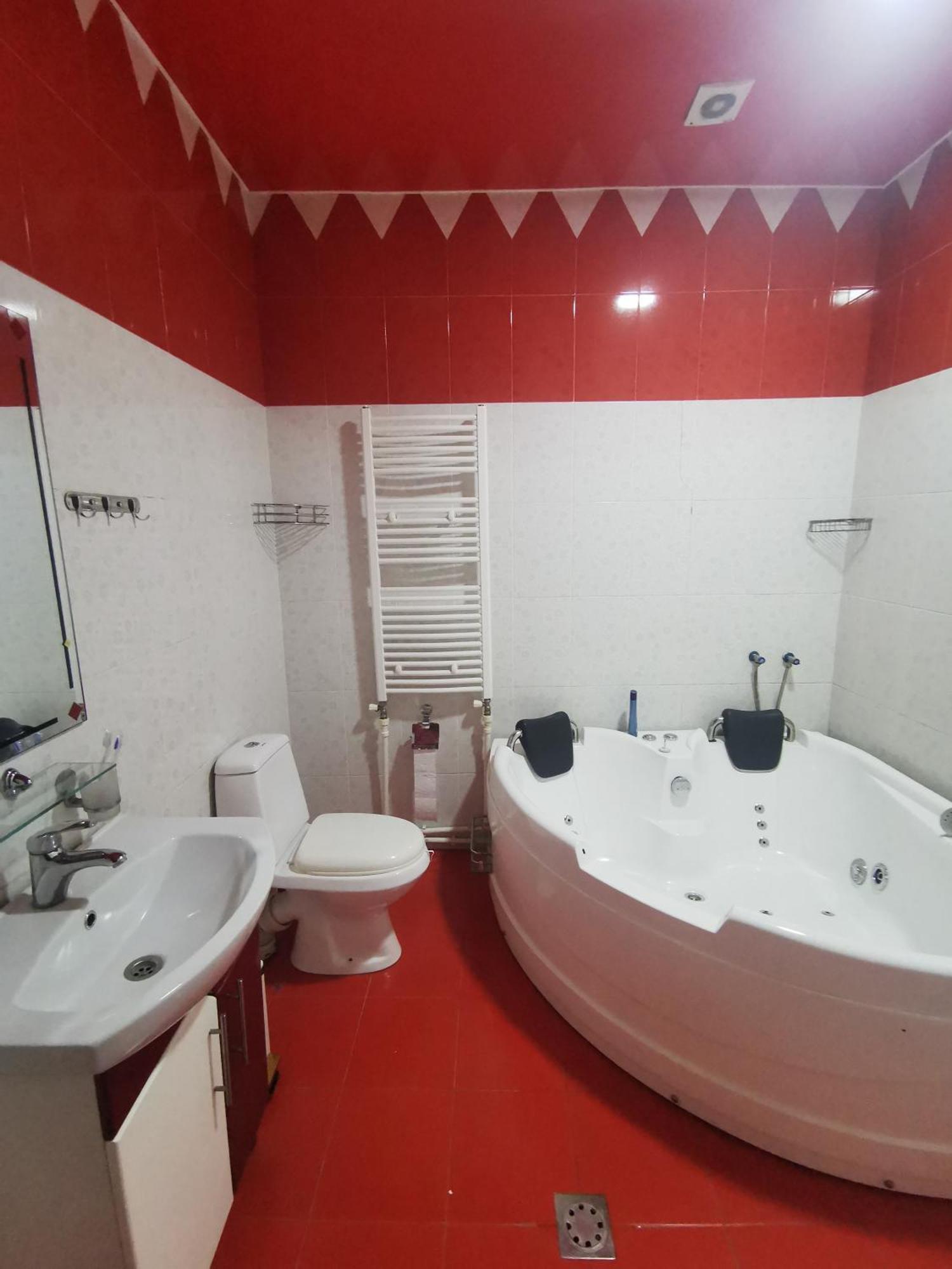 Narek+ Hotel Arrinj Bilik gambar