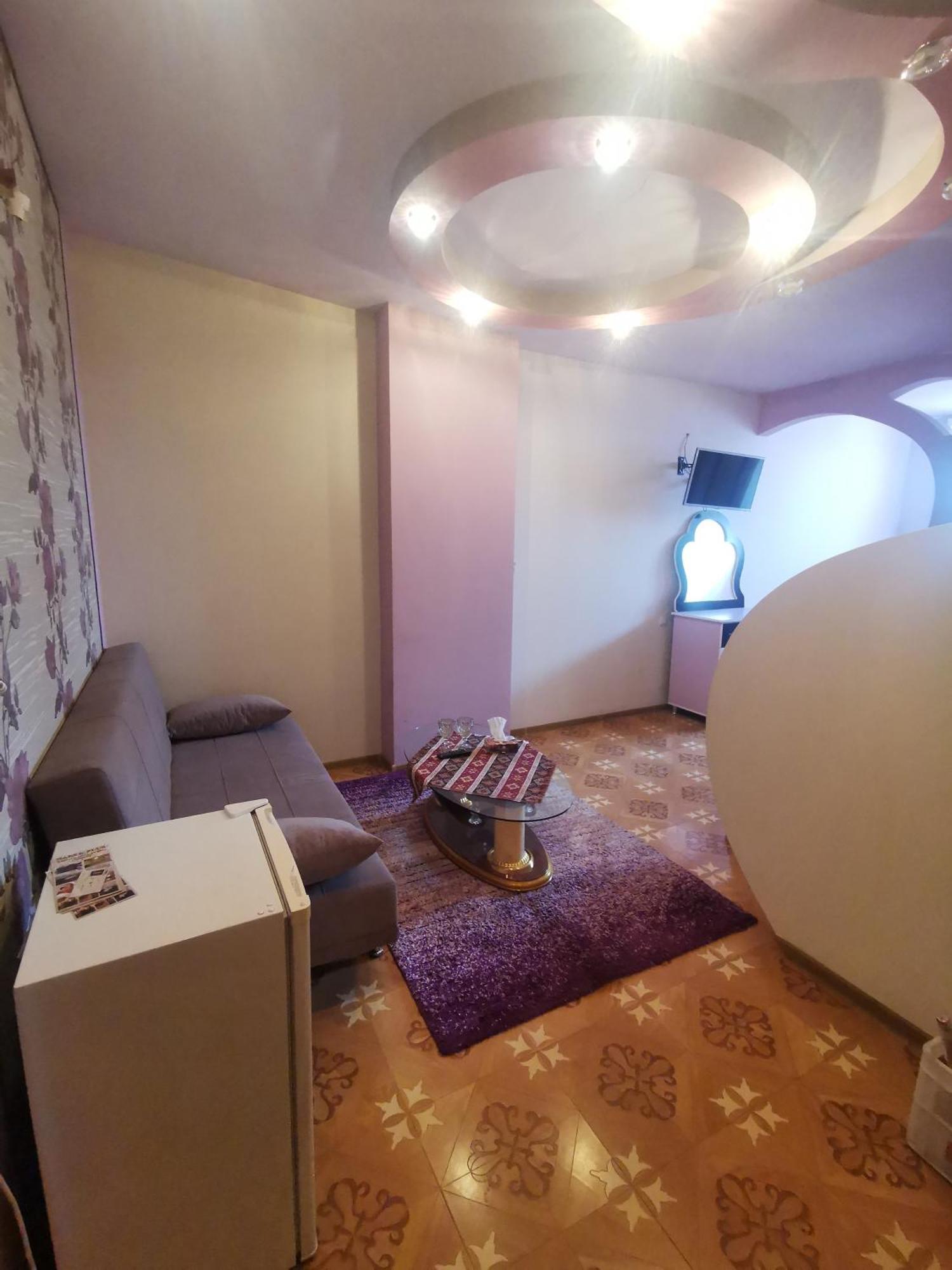 Narek+ Hotel Arrinj Bilik gambar